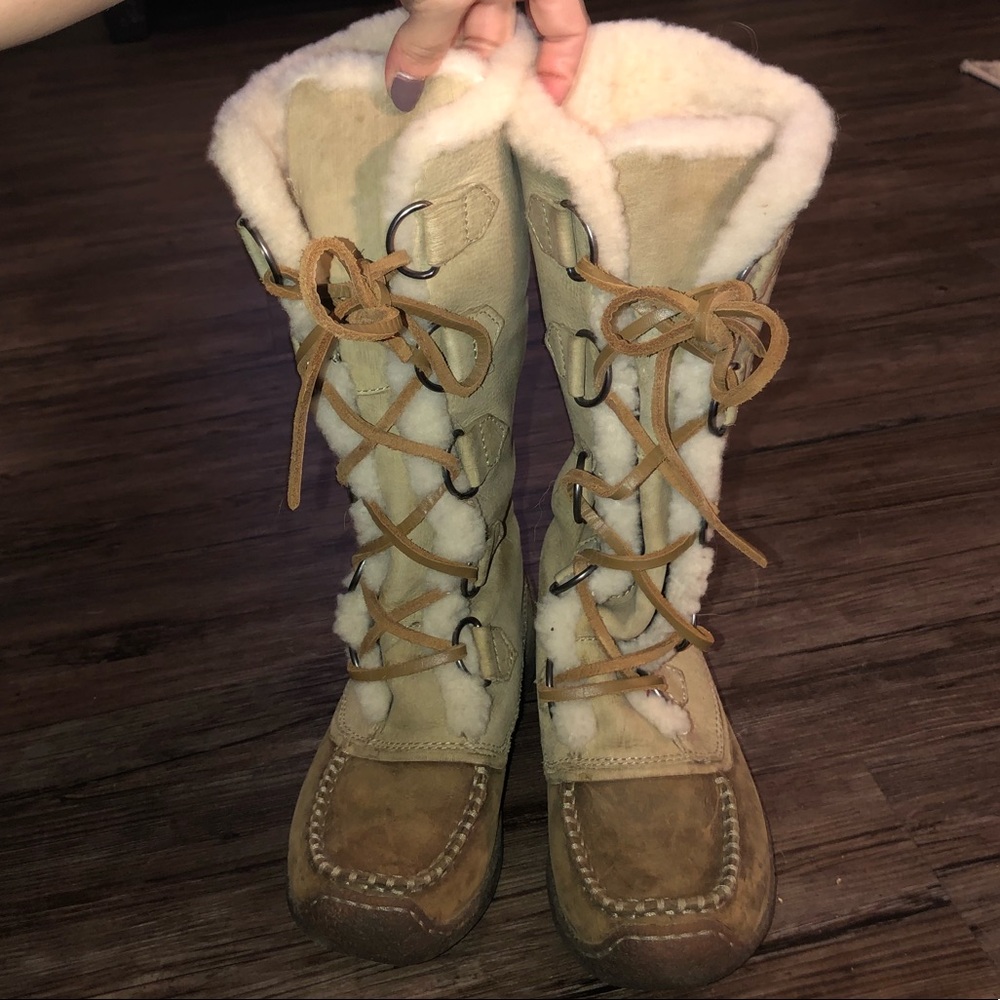Sorel lace up boots - size 5